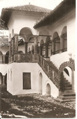 CPI (B4491) MANASTIREA HOREZU. 2 buc: CERDACUL SI SCARA PRINCIPALA si DETALIU IN INTERIOR, EDITURA MERIDIANE, NECIRCULATE foto