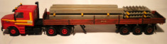 Vand macheta cap tractor SCANIA model american cu semiremorca cu incarcatura semifabricate beton,la scara 1:87,producator KIBRI,GERMANY foto