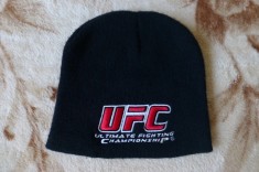 Caciula UFC (Ultimate Fighting Championship); marime universala; stare excelenta foto