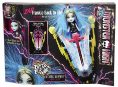 Papusa Monster High Frankie + Recharge Station - BJR46 foto