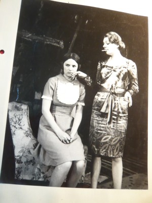 Fotografie-Teatru anii &amp;#039;60 -Ileana Stana Ionescu si Ilinca Tomoroveanu - Sa nu-ti faci pravalie... foto