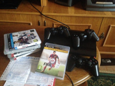 Playstation 3 160 GB ; FIFA 15 ULTIMATE TEAM foto