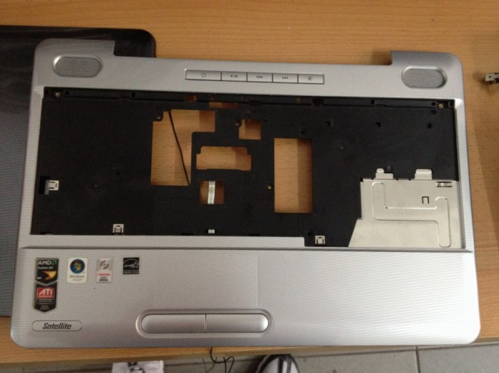 palmrest Toshiba satellite L500D - 11N A24.83