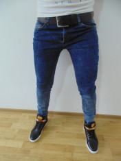 BLUGI / JEANS H&amp;amp;amp;amp;amp;amp;amp;amp;amp;amp;amp;M SLIM FIT / CONICI BARBATI ALBASTRII MODEL NOU EDITIE LIMITATA! ! ! COD B 97 foto