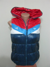 VESTA ADIDAS CU GLUGA ,PRET MICUT!---DAMA---MARIME XXL --PENTRU 57-62 KG foto