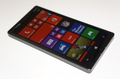 Nokia Lumnia 929 (930) *NOU 2014 cu Display 5&amp;quot; 1920x1080, 32GB, Quad Qore 2,2Ghz, 2Gb ram, 20Mpx Carl Zeiss, Windows 8 foto