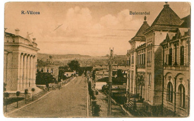 327 - Rm. VALCEA, Judecatoria si Tribunalul - old postcard - used - 1923 foto