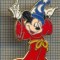 1583 INSIGNA - MIKEY MOUSE IN COSTUM DE VRAJITOR - PERSONAJ DE DESENE ANIMATE -starea care se vede