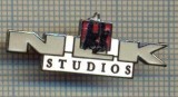 1659 INSIGNA - N L K STUDIOS -starea care se vede