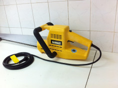 DEWALT DW 393 ,,de taiat in zid de caramida din 2007 foto