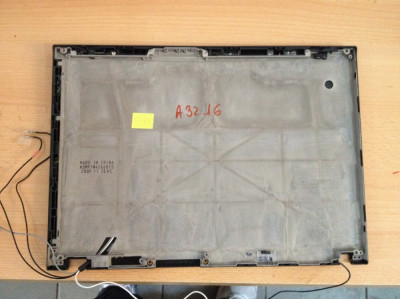 Capac display Lenovo T400 , T61 (A32.16 , A86 , A94 , A114) foto
