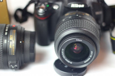 Nikon D5000 cu 2 obiective 18-55mm si 55-200mm, bonus telecomanda, husa, filtre foto