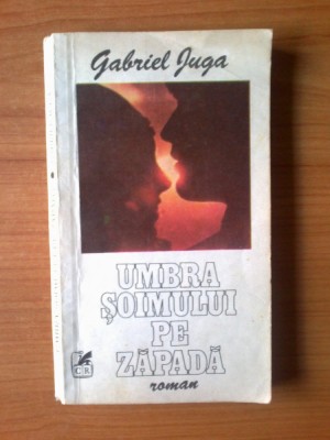 n Umbra soimului pe zapada - Gabriel Juga foto