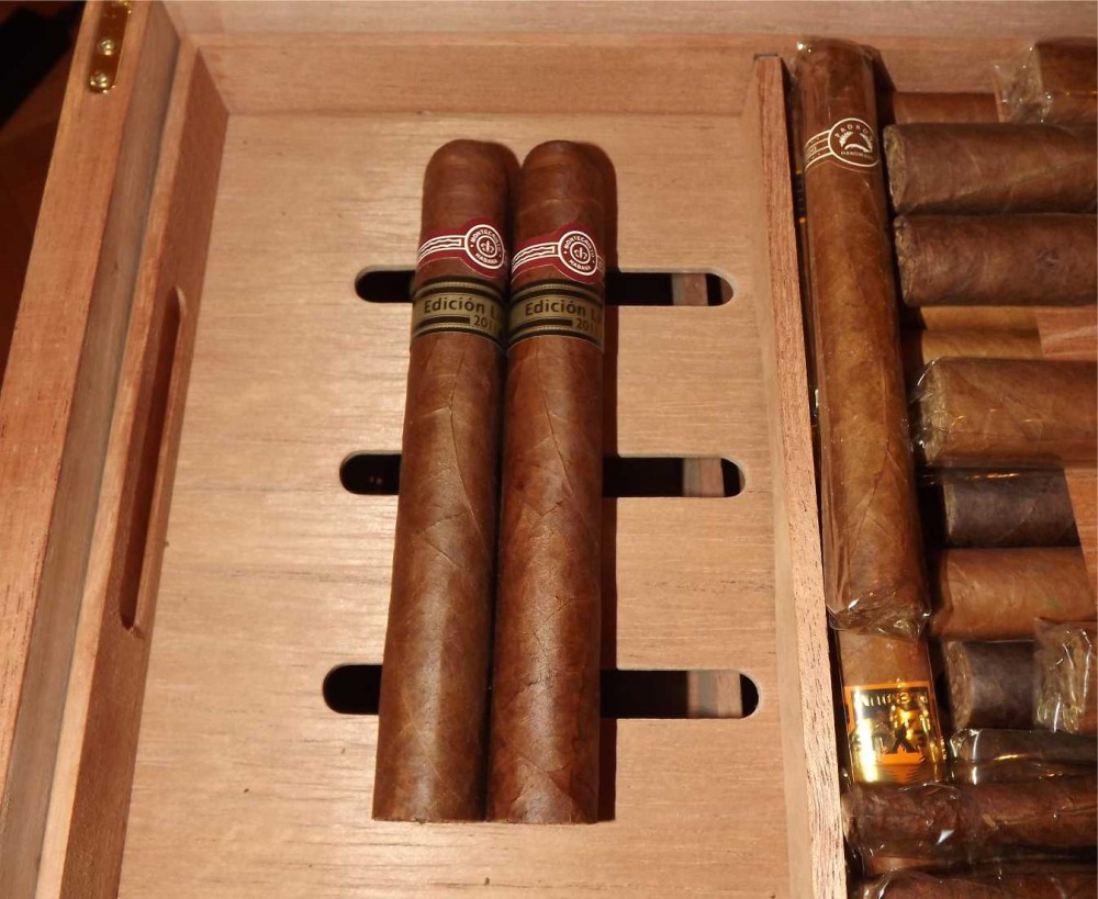 Vand Trabucuri Montecristo Grand Edmundo Edicion Limitada | arhiva ...
