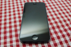 iPhone 5 black 16GB neverlocked foto