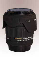 Obiectiv sigma montura Canon 18-200 DC foto