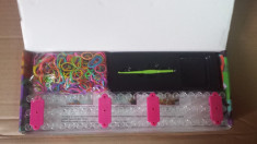 Kit LOOM BANDS - Bratari silicon. Instructiuni, Suport de lucru, 600 elastice foto