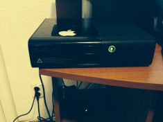 Xbox 360 slim hdd 250 gb modat rgh cu cip auriu foto