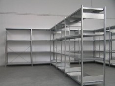 Rafturi metalice pentru arhive, magazii, etc. foto
