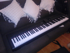 VAND PIAN DIGITAL YAMAHA P-95 PRET BUN!! foto