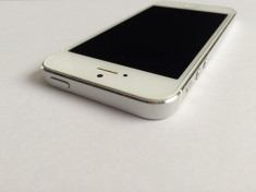 Apple iPhone 5 16GB White ALB In Stare FF Buna NEVERLOCKED Okazie !!! foto