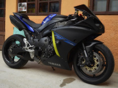 Yamaha R1 RN22 09 foto