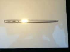 MacBook AIR 13&amp;#039;&amp;#039; 1.4GHz i5+Turbo Boost 256GB SSD 4gb DDR3 SIGILAT 1 An Garantie foto