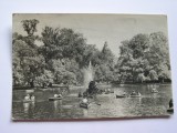 Bucurest - Vedere din Cismigiu (barci pe lac )RPR