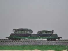Vagon militar HO / H0 - cu incarcatura 2 tancuri foto