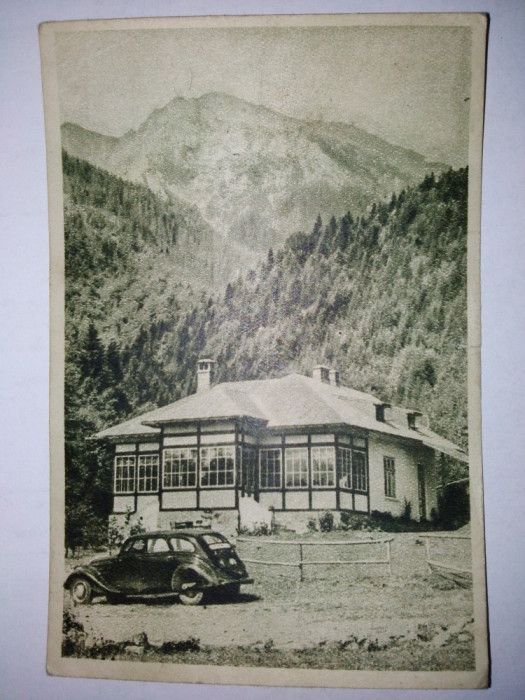 Carte postala R.P.R. - Cabana din Valea cerbului - masina de epoca, posibil Volkswagen