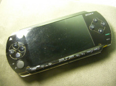 PSP 1004 defect + 4 jocuri originale. Poze reale. foto