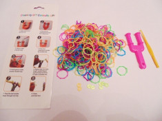 Set aprox 350 elastice model cu tepi + mini suport de lucru ptr bratara Loom Bands Fishtail foto