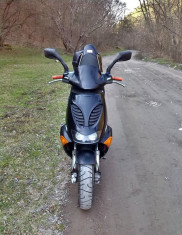 Scuter Aprilia SR50 (49 cmc), 400EUR(negociabil) foto