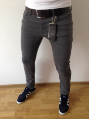 BLUGI /JEANS BERSHKA SUPER SKINNY / SLIM FIT BARBATI MATERIAL ELASTIC MODEL NOU! EDITIE LIMITATA! COD B.87 MARIMI 27-34 foto