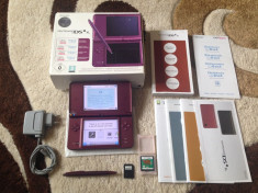 Nintendo DSI XL LA CUTIE + joc + incarcator original + manuale,carticele + stilou + card STARE FT BUNA! foto