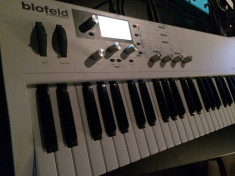 Waldorf Blofeld keyboard foto