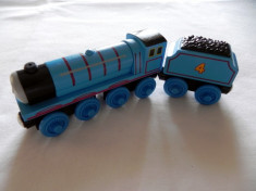 Wooden trenulet Thomas - GORDON locomotiva din lemn cu magnet - ( transport 3 RON la plata in avans ) - NOU foto