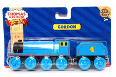Thomas &amp;amp;amp; Friends jucarie trenulet - Wooden Railway - locomotiva Gordon din lemn cu magnet - in ambalajul original - NOU foto