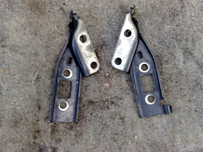 BALAMA LE CAPOTA FORD FIESTA 2002-2008 2S61-16801-AE