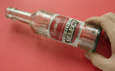 Sticla din perioada comunista - eticheta originala - Lichior Select - preparat pe baza de sucuri naturale si rom !!! foto