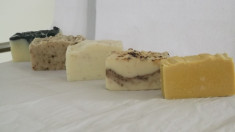 Set 6 Sapunuri Naturale Axc Finesse (Sapun cu lapte, Sapun cu miere, Sapun cu lavanda, Sapun cu borago, Sapun cu unt de shea, Sapun bicolor) foto