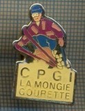 1076 INSIGNA DE SKI -CPG LA MONGIE GOURETTE -FRANTA -starea ce se vede.