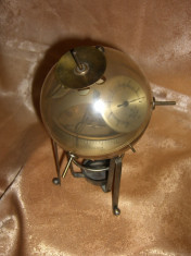 Statie meteo vintage forma de satelit Sputnik foto