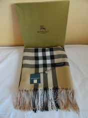 Esarfa Burberry London Sal Batic Burberry - Cutie Cadou + Transport Gratuit Posta Romana foto