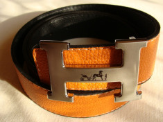 Curea Hermes H portocaliu - negru cu catarama argintiu - gri mat cal cu trasura model 26 foto