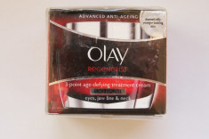 Olay Regenerist 3-point age -defying treatment cream foto