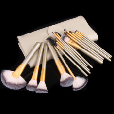 Pensule Studio Beige Makeup Brushes 18 Pensule make-up pensule machiaj pensule makeup pensule profesionale Brushes pensoane machiaj. LIVRARE IMEDIATA! foto