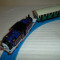 TOMY/TrackMaster trenulet baterii - Thomas and Friends locomotiva motorizata MIGHTYMAC cu vagon - transport GRATUIT