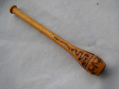 Deosebita si Veche Sipca Mustiuc pentru Tigara Lucrata Manual in lemn de cires, stare ireprosabila foto