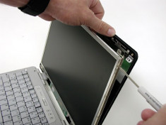 Service Reparatie Laptop - Schimbare display LCD / LED foto